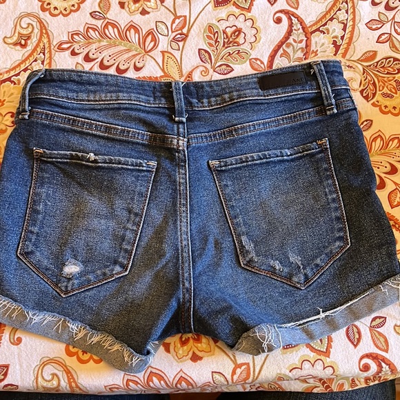 Like new Abercrombie & Fitch jean shorts. - Picture 3 of 3